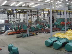 赤壁蒲圻起重機械噴漆車間圖展。