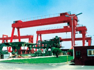 適應(yīng)露天貨場、造船廠、水電站等場所貨物的起吊。