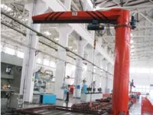 該產(chǎn)品固定在牢固的地基上，主要用在車間、倉(cāng)庫(kù)等室內(nèi)場(chǎng)地，若用于室外需在起重機(jī)頂部裝設(shè)防雨棚。